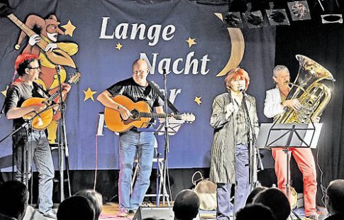 Mit der Gruppe  Liederjan, 2012, in Hildesheim bei:  Lange Nacht der Poesie