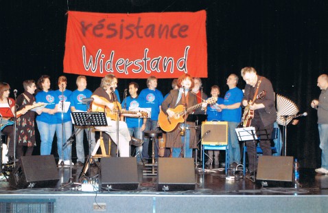 Gemeinsam sind wir stark: Kampf gegen Arbeitsplatzabbau bei ALSTOM in Mannheim, 2005 - mit Blandine Bonjour, Christiane Schmied, Bernd Köhler, Hans Reffert, ALSTOM-Chor